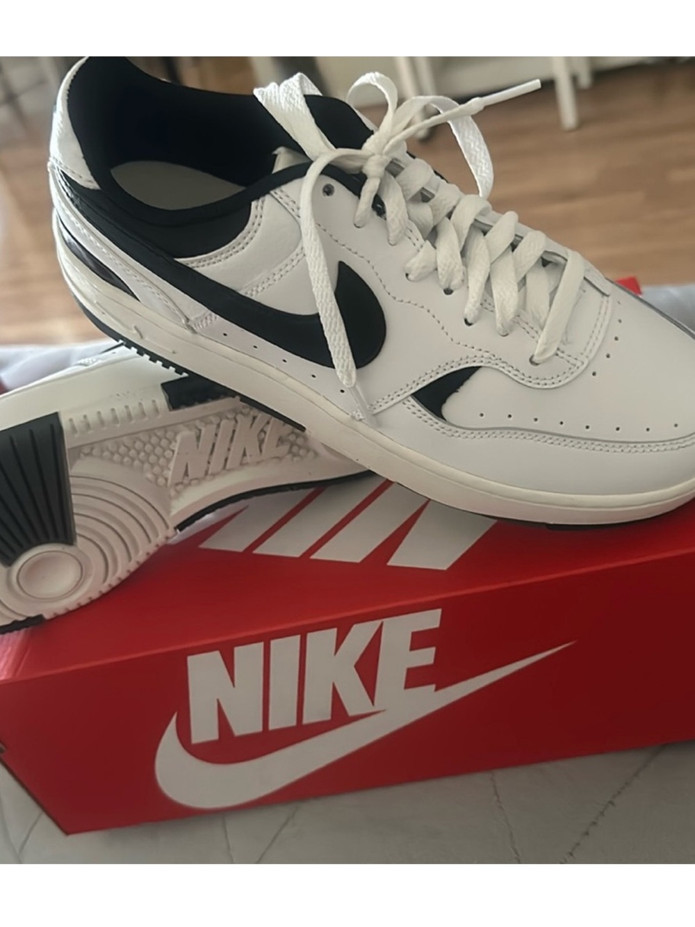Nike Sneakers - Picture 7 of 8